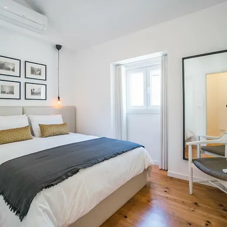 Chiado & Design Apartment