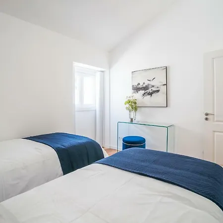 Chiado & Design Apartment *